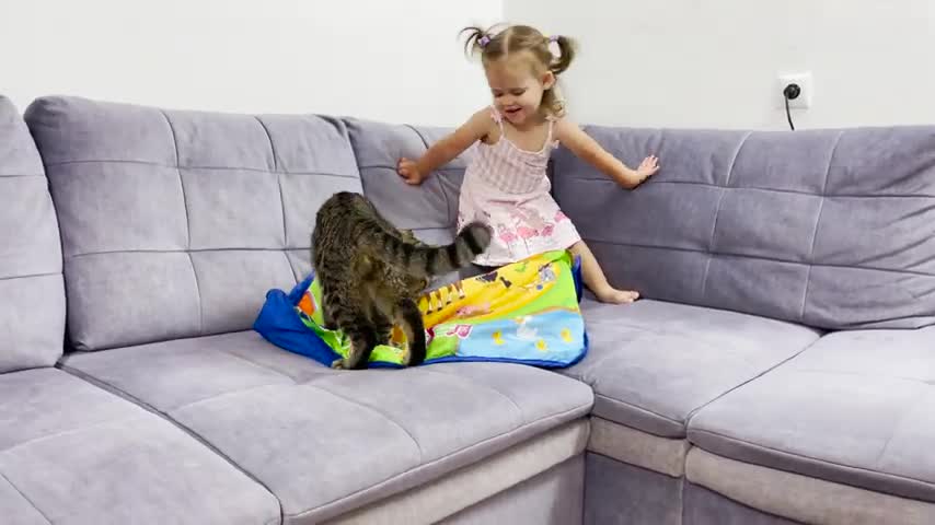 Cute_Baby_and_Funny_Cat_Playing_Together