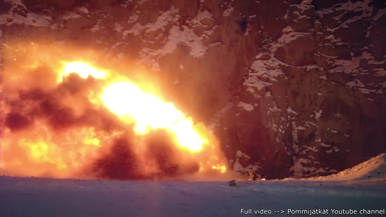 This youtuber blow his 8 years old tesla with dynamite because it cost $24000 to replace it battery