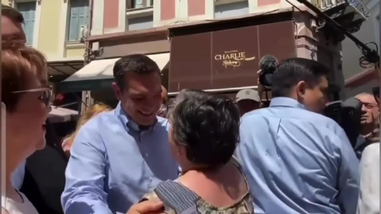 ΠΟΛΙΤΗΣ ΣΕ ΤΣΙΠΡΑ-ΣΑΓΑΠΩ ΠΟΛΥ.