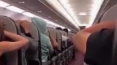 Vietjet airplane got trouble, the passenger was screaming