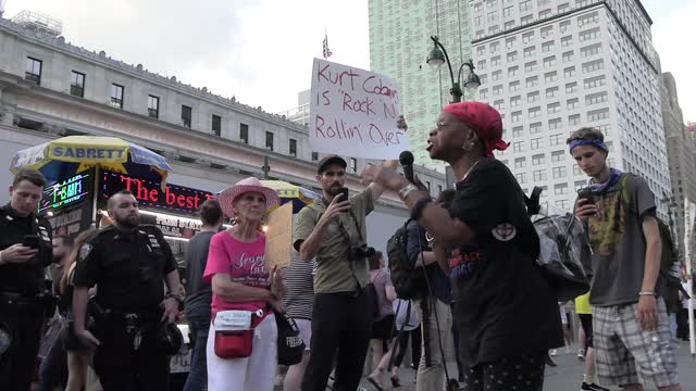 MEDICAL SEGREGATION DOCUMENTARY - PROTEST AT FOO FIGHTERS "VAX ONLY" CONCERT - NYC