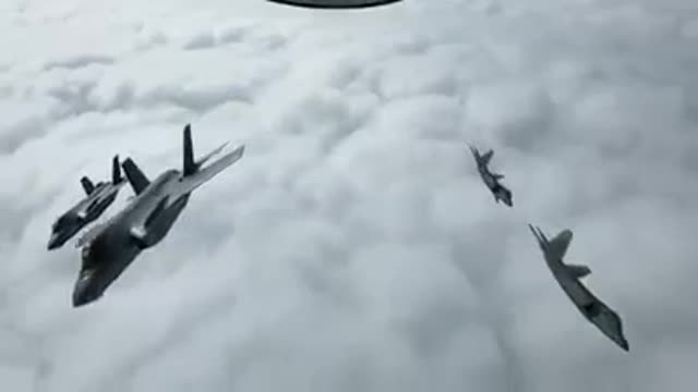 F-22 Reptar Refuel