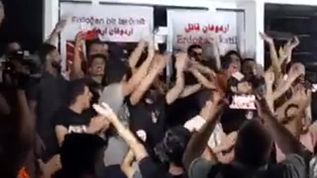 In Najaf, the people raided a Turkish Visa office
