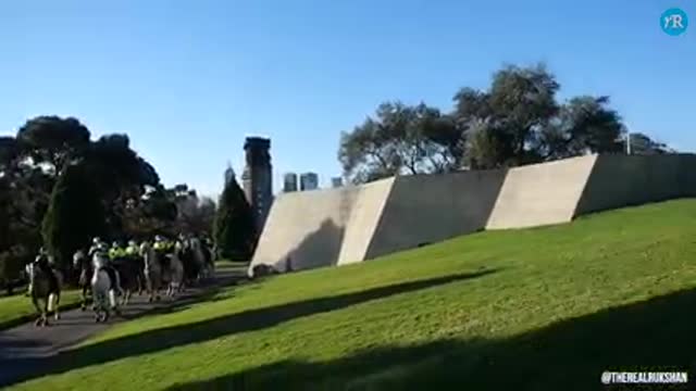 Police shooting at retreating protestors AUS