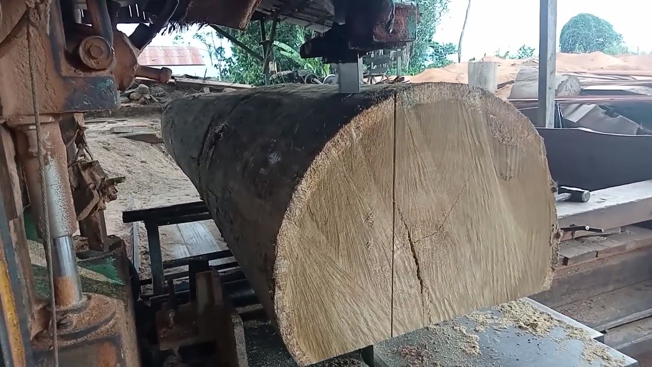 How To Make It Amazing. Meranti Sawing Process