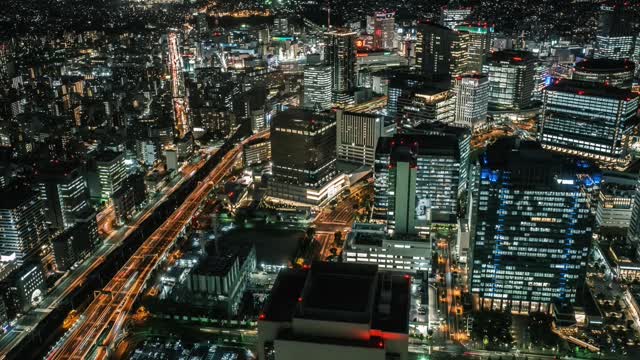 Beautiful Time Lapse Video of a Busy City at Night