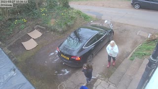 Mum Falls Down Manhole