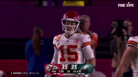 Mahomes faking an injury in Super Bowl LVII to outplay Hurts