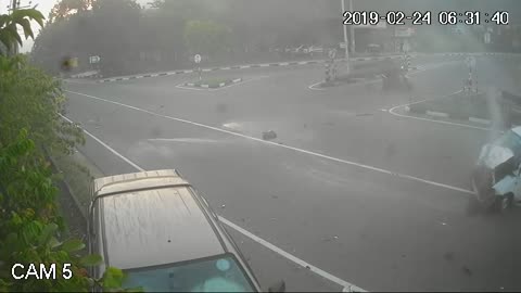 Car crash recorded in CCTV