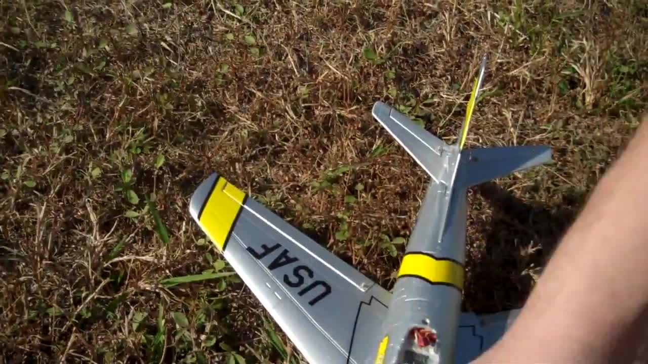 My First RC RTF Plane - Flights & Crashes (F-86 Sabre) V