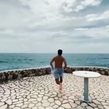 What beautiful, and at the same time frightening water😱