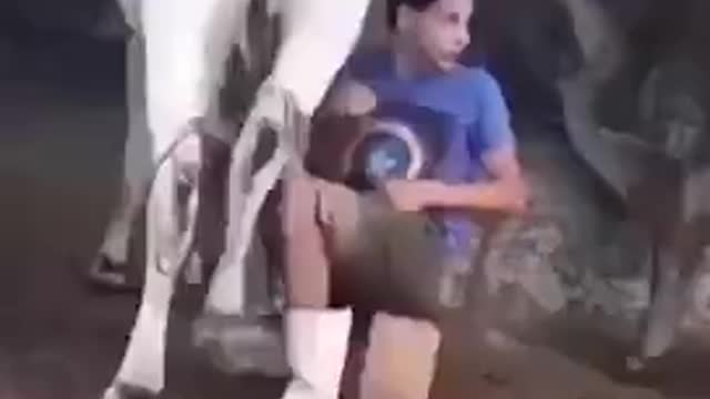 Good kick and pouring milk hhh😂😂😱😱