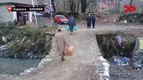 A Broken Bridge of Kupwara Makes 3000 People Suffer(1)