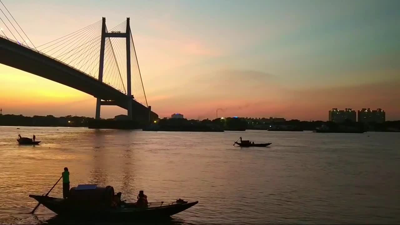 Glorious Bridge Water Views