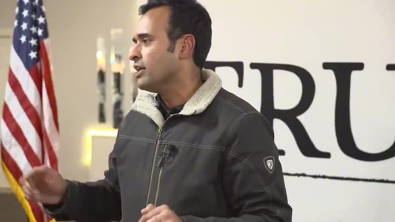 Vivek Ramaswamy Schools Fake News Reporter Fishing for Cheap Racial "Gotcha!" Moment