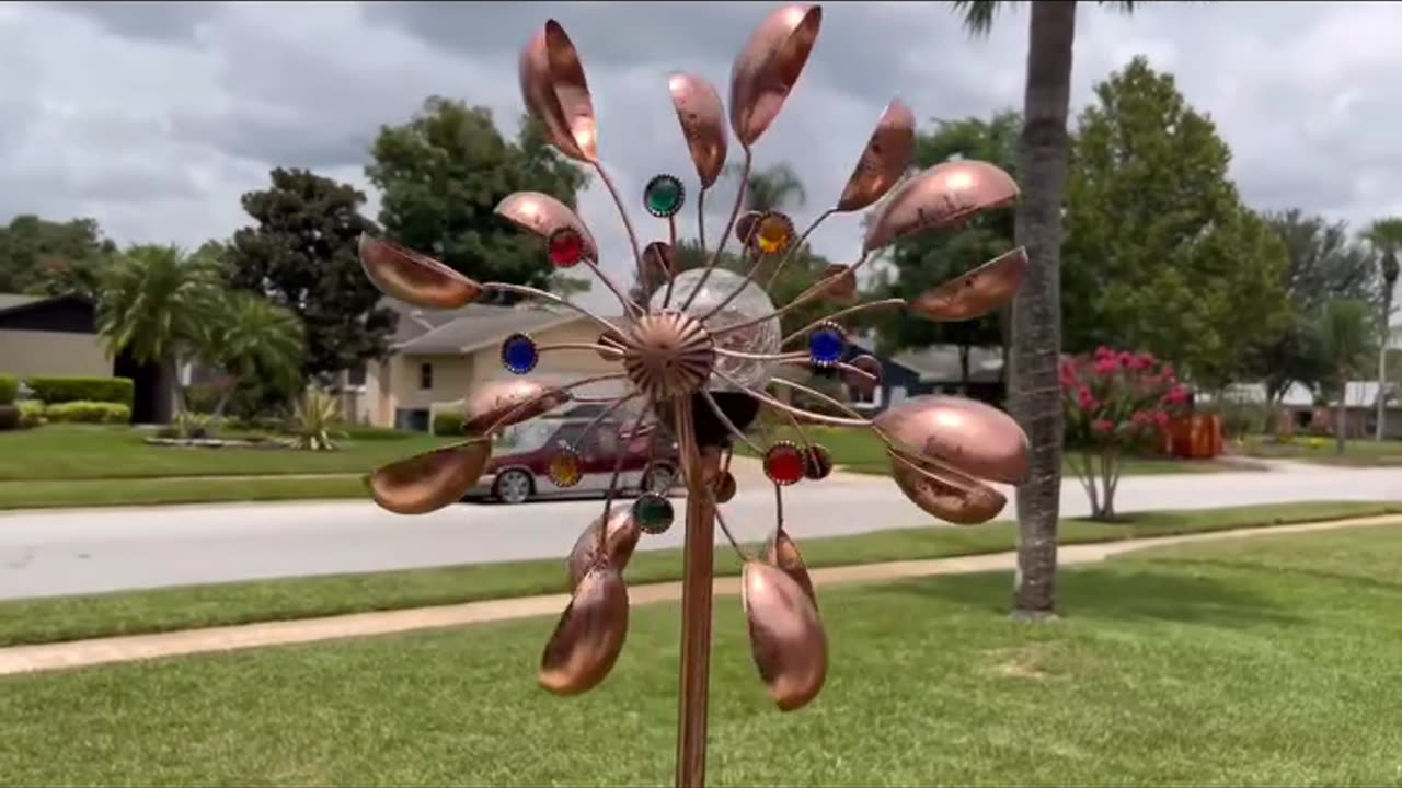 Solar spiner outdoor garden decoration