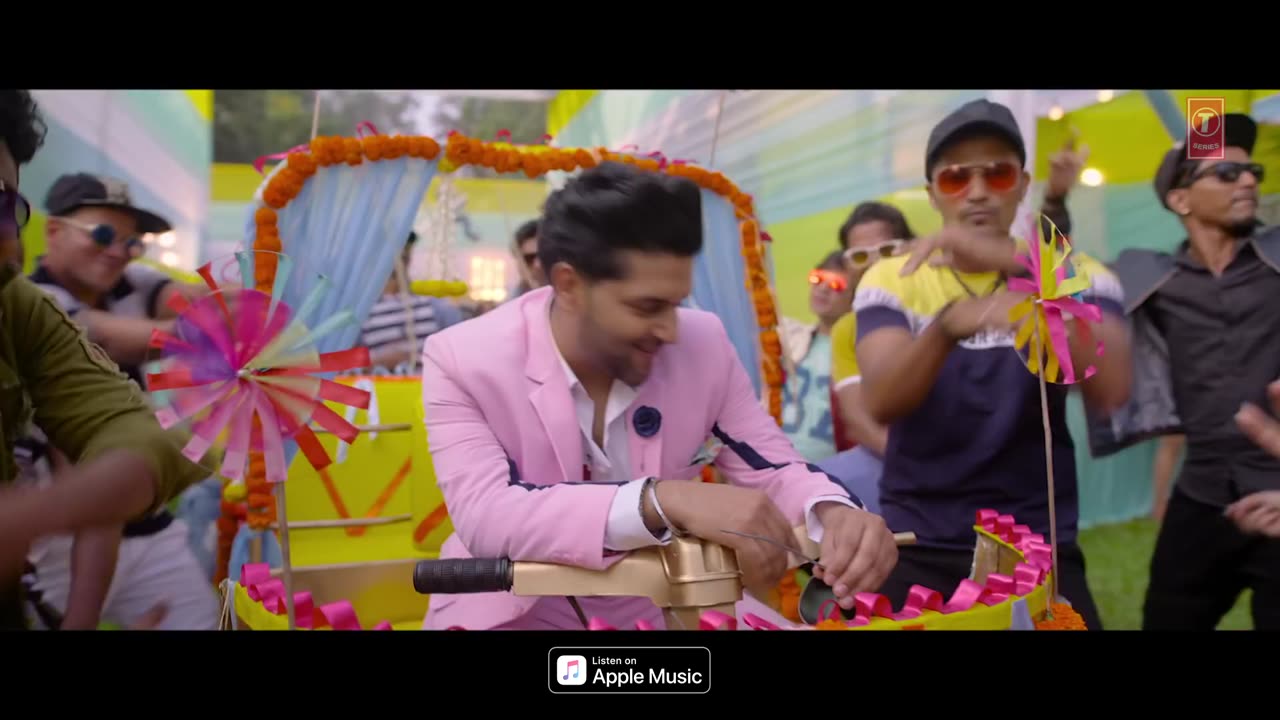 Guru Randhawa Outfit Video Ujda Chaman Sunny Singh Maanvi Gagroo Aditya Dev