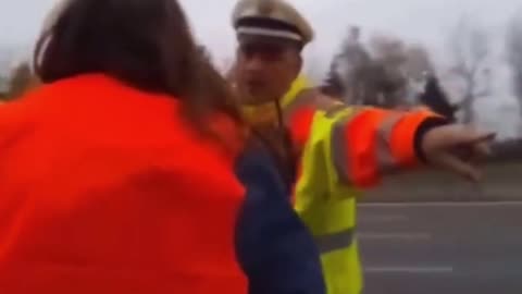 That’s how German Police deals with Demonstrators blocking a HWY