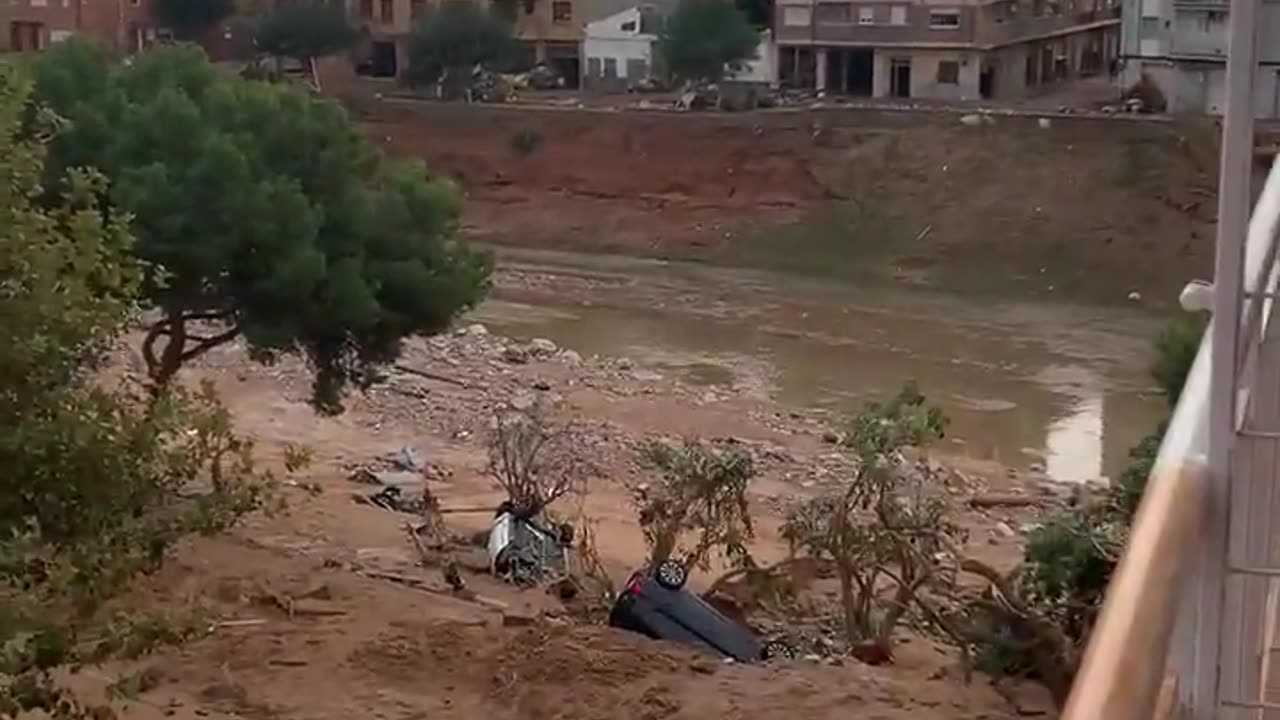 SOS VALENCIA¡¡¡ 3 DIAS SITUACION REAL quienes difunden bulos?¿