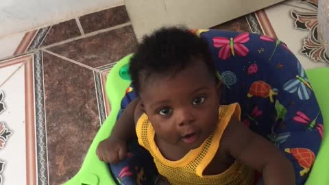 The baby who talks while dancing