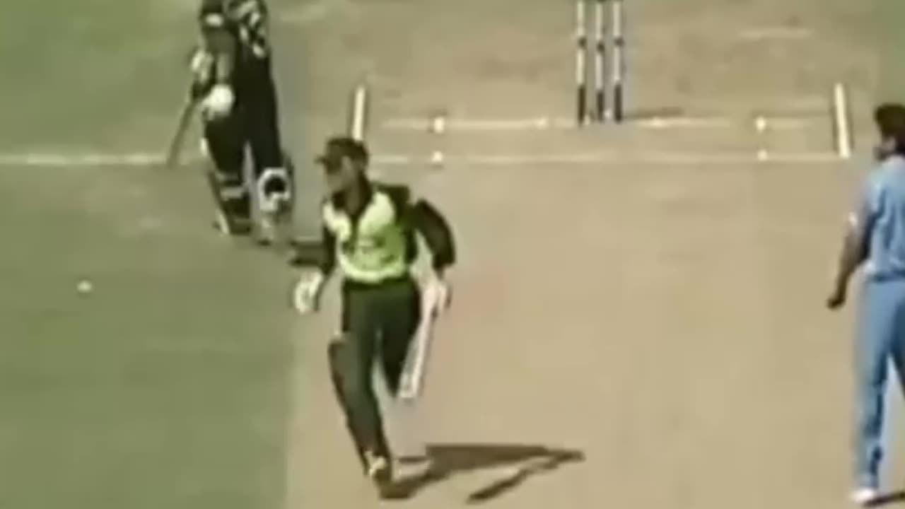 Lost Talent of Pakistan (2) - Yasir Hameed smashing Indians (Great Batsman)