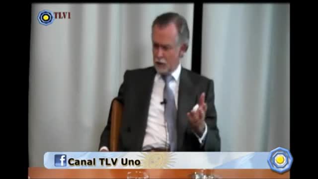 01 8910 N° 01 Vicente Massot; Los K son depredadores, ejercen el poder como una