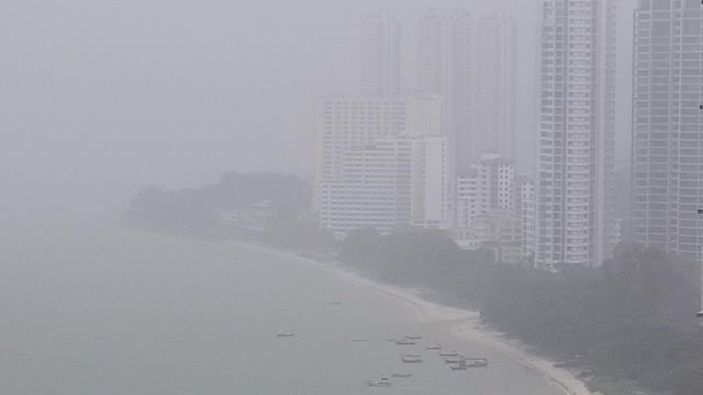 미세먼지로 흐린날