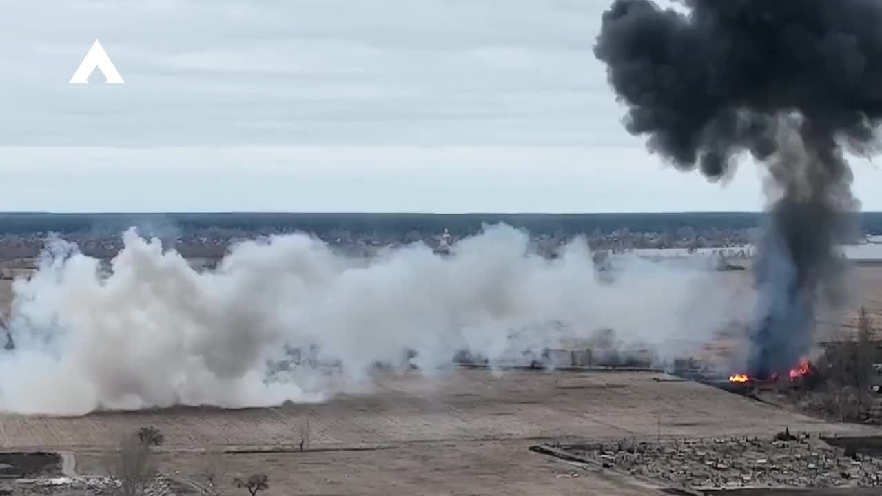 SHOWING THE MOMENT WHEN A RUSSIAN HELICOPTER (PROBABLY A MI-24/35) GOT SHOT DOWN BY UKRAINIAN |