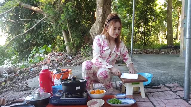 Delicious Recipes Beautiful Girl Delicious Cooking | Girls Fashion