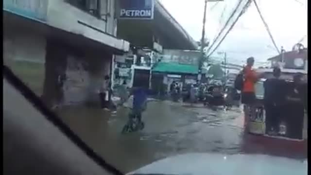 DISASTER VIDEOS 03 - FLOOD - Philippines CCTV & DASH CAM Spotted - PINOYVIRALVIDEOS