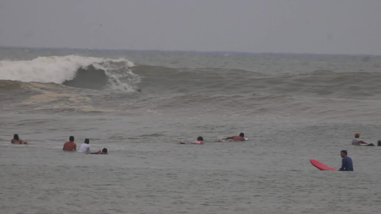 1 minute wave ride at point break in mexico. 90 degree water temperature 32 degrees Celsius