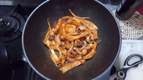 Stir-fried octopus with red pepper paste