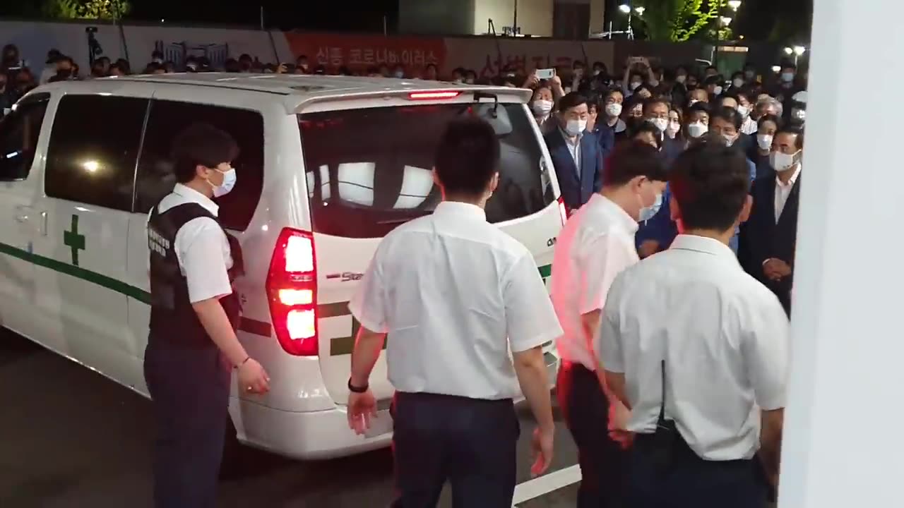 20200710_V3_S02(7KMzhIiab-M)속보 - 박원순 서울시장 시신 서울대병원 응급실 도착 장면(2), 올프레스에서 실시간과 별도로 촬영한 영상