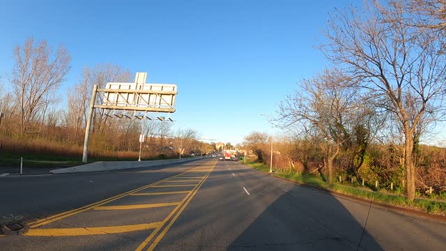 Driving Around Thru 04-17-2022 NYC New York Queens Northern Boulevard 4K (08)