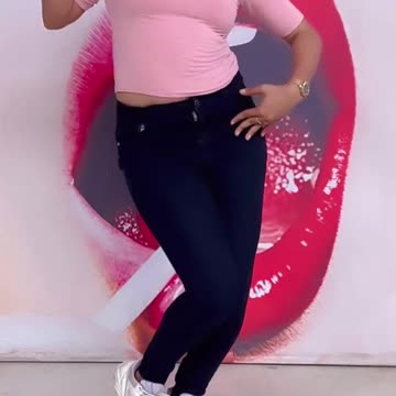 Hot sexy babes dance