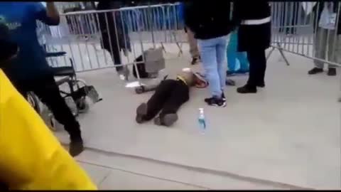 Roll up Roll up - Not a good advert for the Vaxx centres