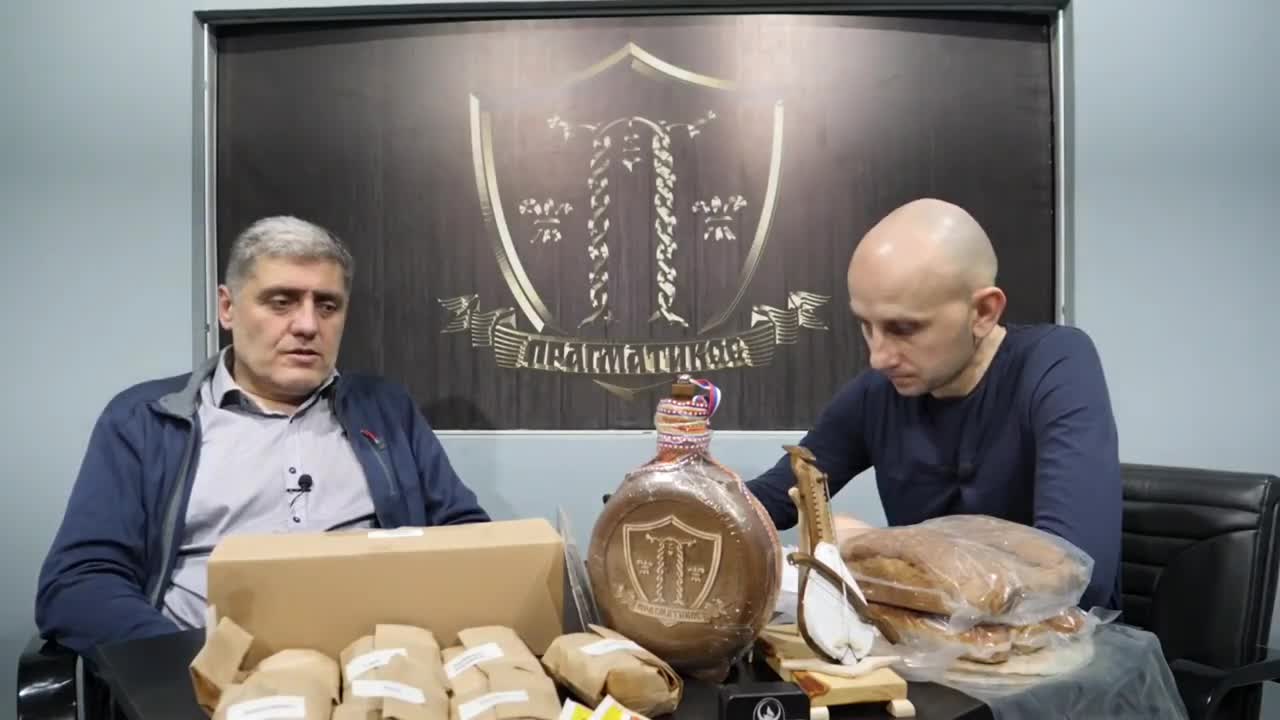 O Aleksu Džonsu (Miroljub Petrović)