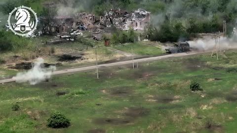 Ukrainian Bradley and a Russian BMP in close range combat