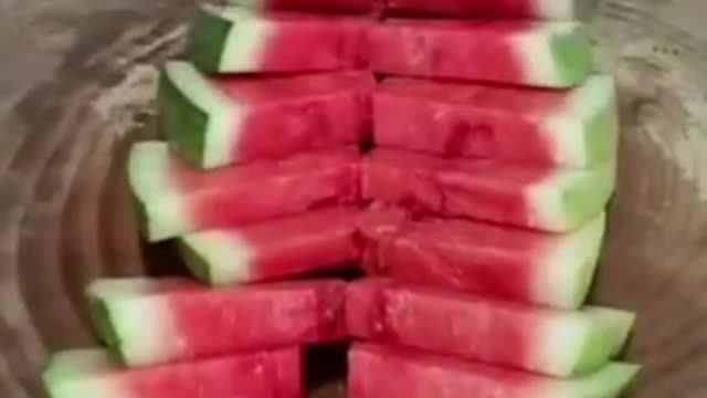 Fantastic Fruit Cutting Arts 2021 - Cutting a watermelon