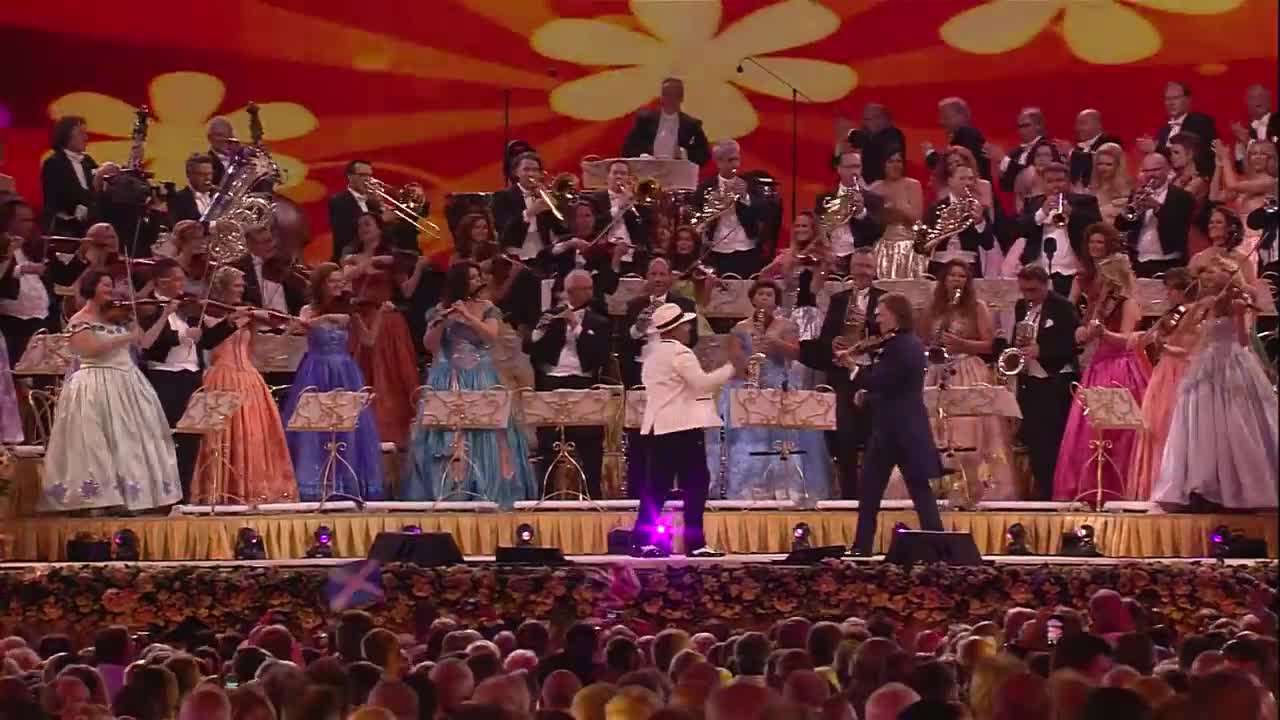 André Rieu ft. Lou Bega - Mambo No. 5 (A Little Bit of...)