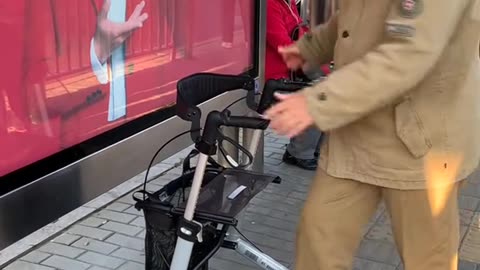 Walker + scooter+ wheelchair+ sit & rest + shopping chair for elderly