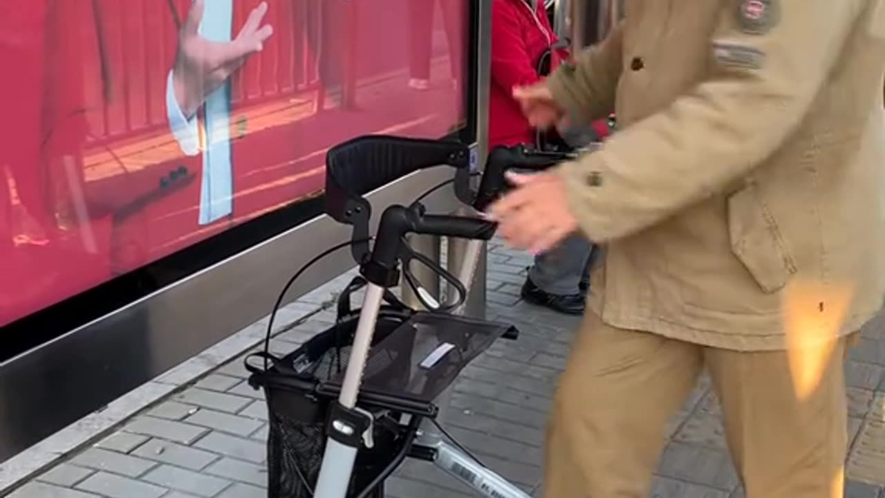 Walker + scooter+ wheelchair+ sit & rest + shopping chair for elderly