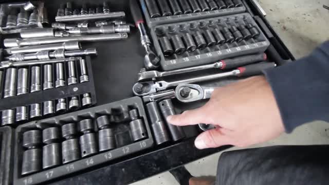 Top 10 Tools To Start Working on Cars