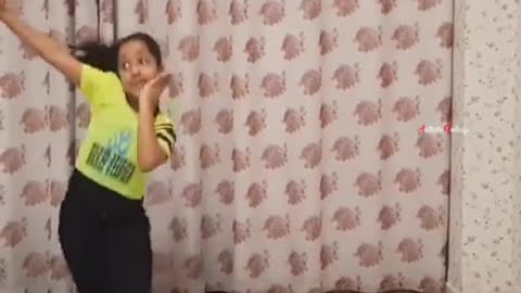 Cute baby dance... Amazing dance step