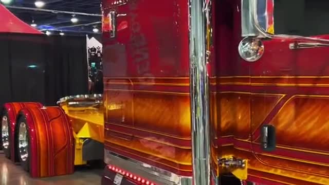 The appearance configuration of large trucks shows the repair vehicle.