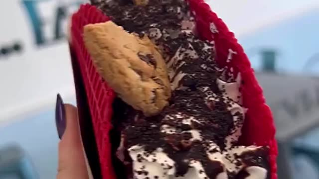 This is the best roll Ice-cream in the word right now😲😲😲😲😲