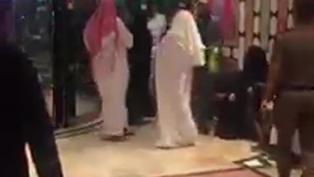 Imran khan during umera in saudi arabia