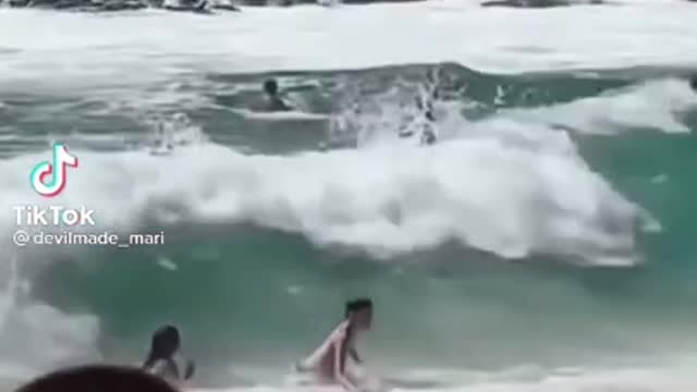 Kid Ages 10 Years When He Got Hit By The Wave