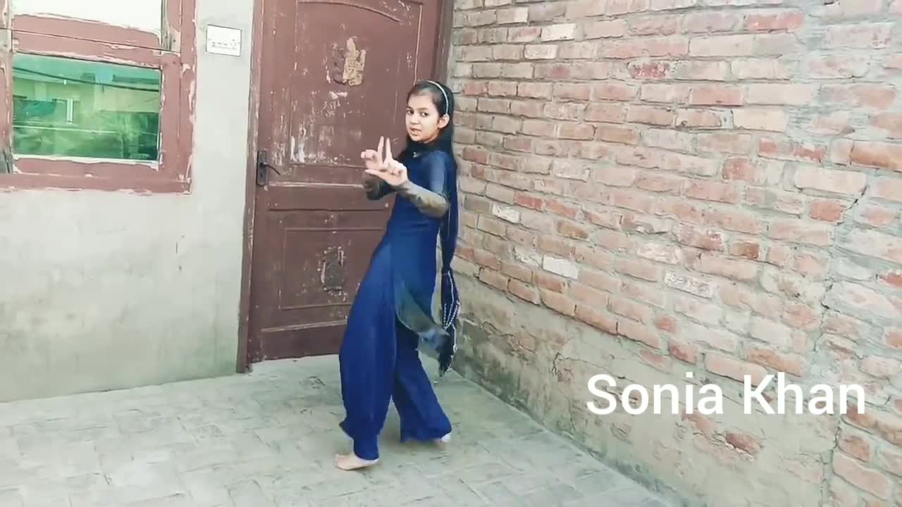 Young girl beautiful dance Sonia khan Vlog