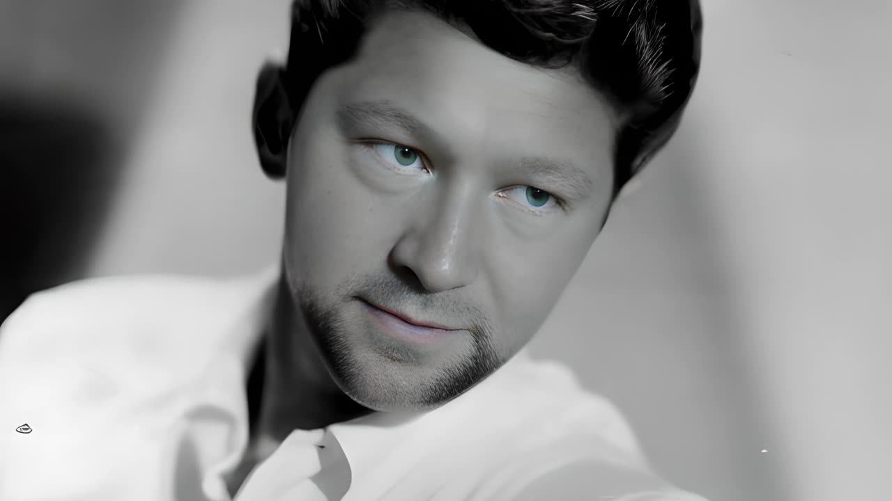 [ai] Alex Jones sings "Put Your Head On My Shoulder" by Paul Anka